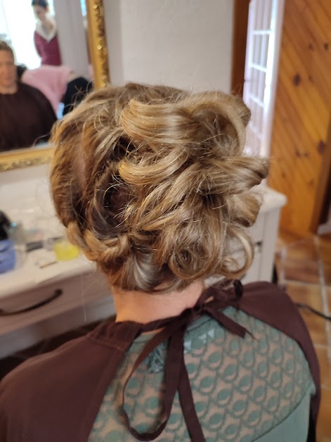 Séverine coiffure a domicile prothésiste capillaire à Calmont (Haute-Garonne 31)
