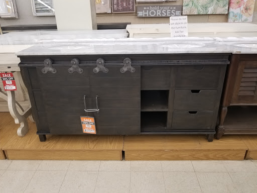 Home Goods Store «Trees n Trends - Bowling Green, KY», reviews and photos, 1555 Campbell Ln, Bowling Green, KY 42104, USA