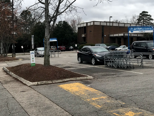 Grocery Store «Food Lion», reviews and photos, 5426 Six Forks Rd, Raleigh, NC 27609, USA