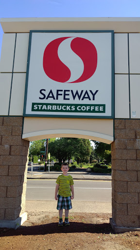 Grocery Store «Safeway», reviews and photos, 1500 Coburg Rd, Eugene, OR 97401, USA