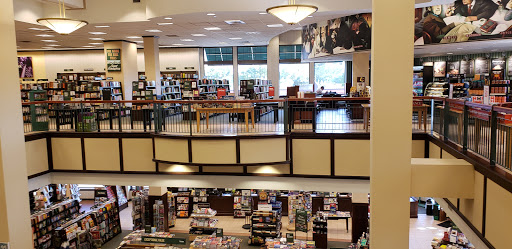 Book Store «Barnes & Noble», reviews and photos, 47 E Chicago Ave, Naperville, IL 60540, USA