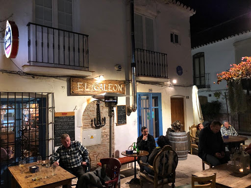 Restaurante Bar El Galeón - Pl. Almengual, 20, 29680 Estepona, Málaga