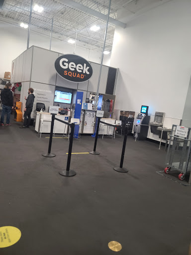 Electronics Store «Best Buy», reviews and photos, 6809 W Canal Dr, Kennewick, WA 99336, USA