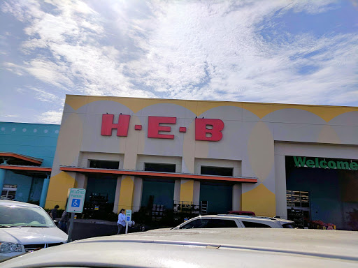 Grocery Store «H-E-B Grocery», reviews and photos, 3301 Sherwood Way, San Angelo, TX 76901, USA