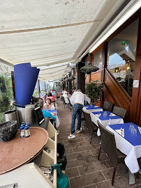 Atmosphère du Restaurant français Yacht Café Deauville - n°3