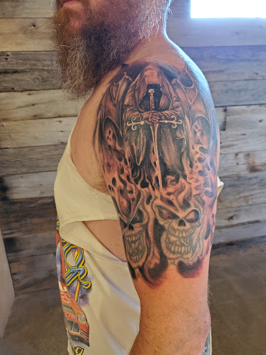 Tattoo Shop «Mothers Tattoo & Body Piercing», reviews and photos, 3625 Dixie Hwy, Elsmere, KY 41018, USA