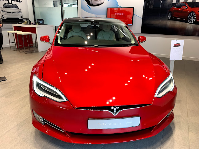 Comments and reviews of Tesla Centre Leeds