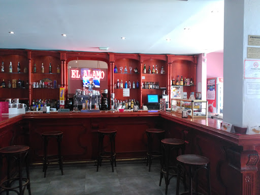 Bar Cafetería El Alamo - Carr. Venta Cabrera a Viator, 25, 04120 Almería