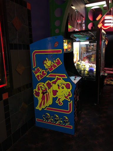 Movie Theater «Regal Fiesta Stadium 16», reviews and photos, 12631 Vance Jackson Rd, San Antonio, TX 78230, USA