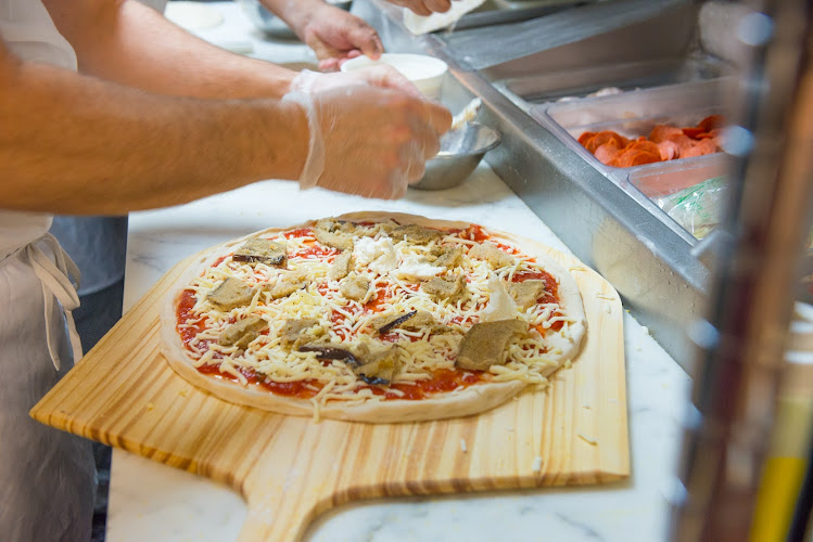 #7 best pizza place in Stuart - Fantini's 'New Haven Style' Apizza Italian Restaurant & Wine Bar
