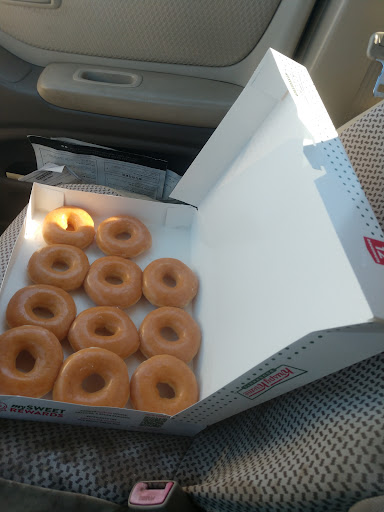 Donut Shop «Krispy Kreme Doughnuts», reviews and photos, 1444 N Battlefield Blvd, Chesapeake, VA 23320, USA