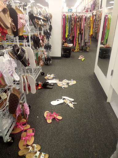 Clothing Store «Citi Trends», reviews and photos, 1501 Apple Ave, Muskegon, MI 49442, USA