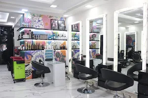 44 The Salon image