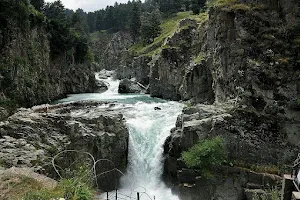 Aharbal Waterfall image