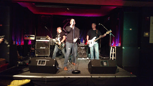 Bar & Grill «10th Street Live Bar & Grill», reviews and photos, 104 N 10th St, Kenilworth, NJ 07033, USA