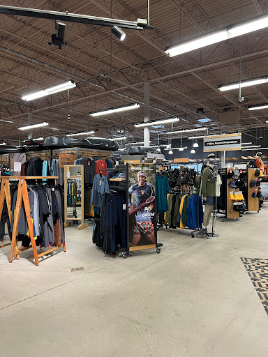 Camping Store «REI», reviews and photos, 17W160 W 22nd St, Oakbrook Terrace, IL 60181, USA