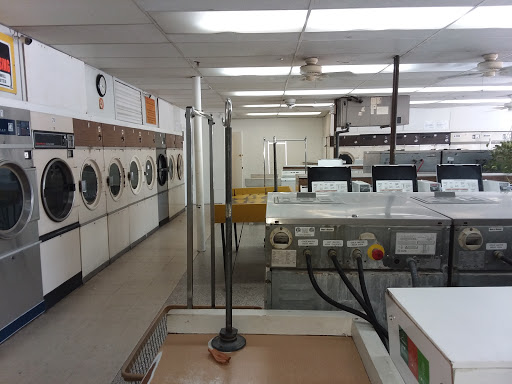 Laundromat «D & S Coin Laundry Wash-Fold», reviews and photos, 1613 Westheimer Rd, Houston, TX 77006, USA