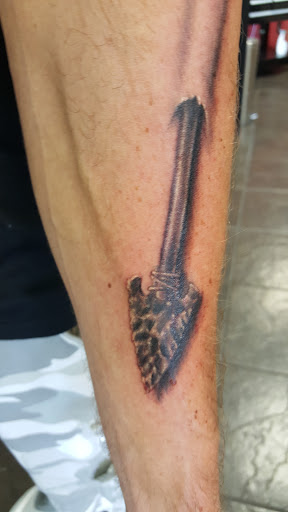 Tattoo Shop «Red Dirt Tattoo Company», reviews and photos, 8373 Culebra Rd #107, San Antonio, TX 78251, USA