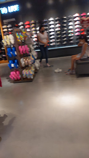 Shoe Store «Finish Line», reviews and photos, 4200 Conroy Rd #120, Orlando, FL 32839, USA