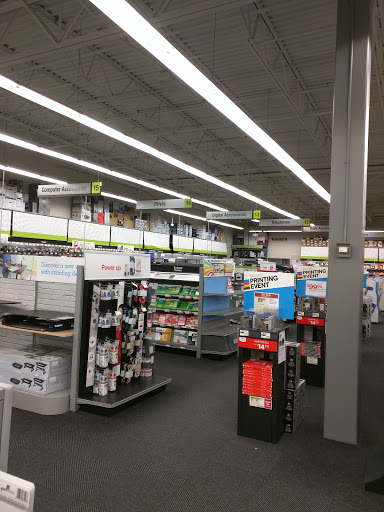 Office Supply Store «Staples», reviews and photos, 4940 O St, Lincoln, NE 68510, USA