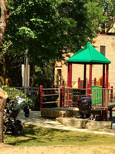 Park «Adams Playground Park», reviews and photos, 1919 N Seminary Ave, Chicago, IL 60614, USA