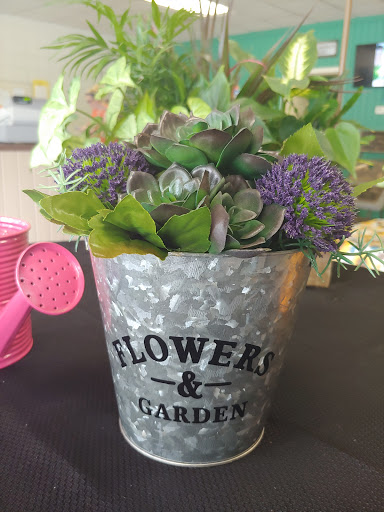 Florist «Flower Peddler», reviews and photos, 38350 Garfield Rd, Charter Twp of Clinton, MI 48038, USA