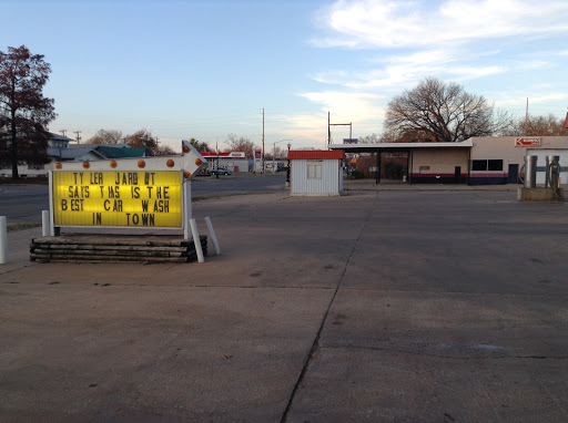Orange Pride Car Wash en Stillwater