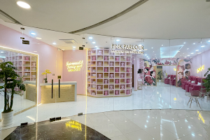 Pink Parlour Bgc Eight Forbes Town image