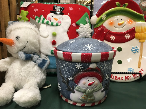 Thrift Store «Second Impressions Upscale Thrift Store», reviews and photos, 3750 S Westnedge Ave, Kalamazoo, MI 49008, USA