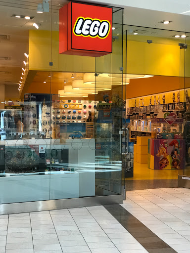 The LEGO Store, 6600 Topanga Canyon Blvd, Canoga Park, CA 91303, USA, 