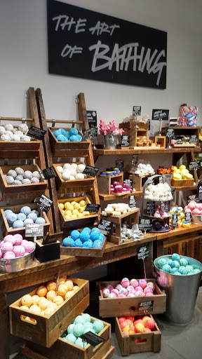 Cosmetics Store «lush fresh handmade cosmetics», reviews and photos, 9090 Destiny USA Dr, Syracuse, NY 13290, USA