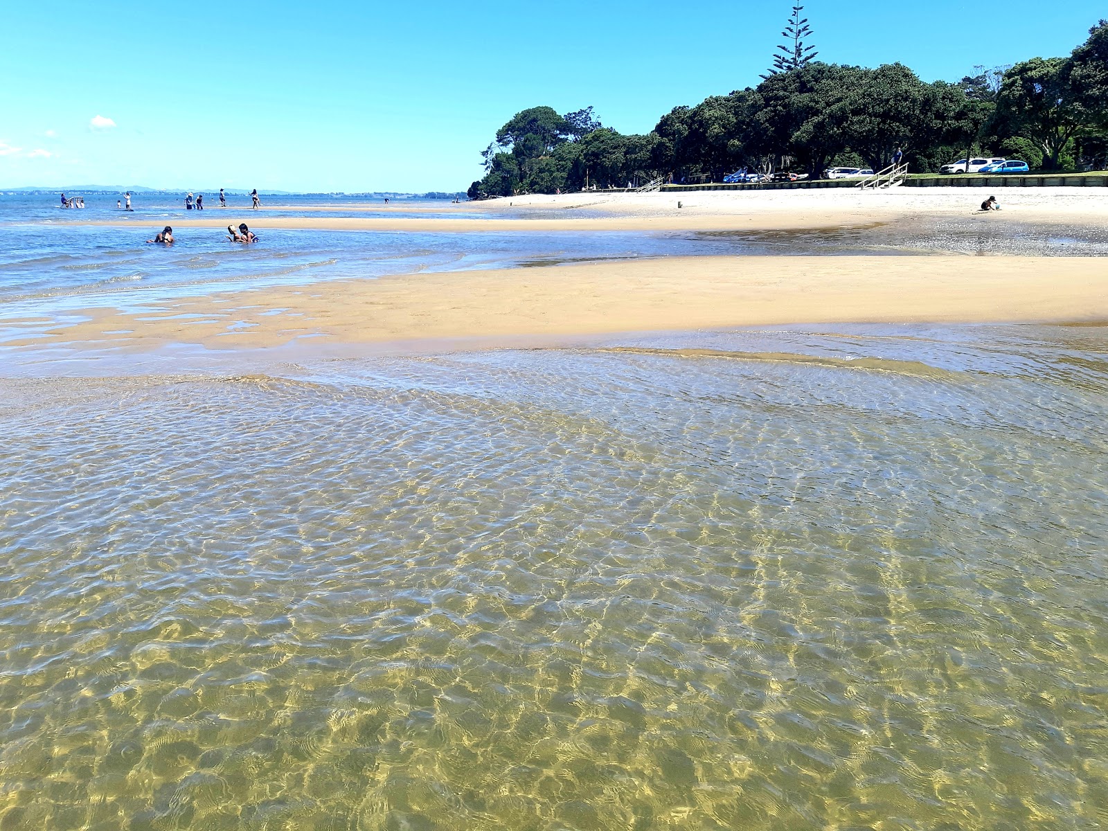 Grahams Beach的照片 带有碧绿色纯水表面
