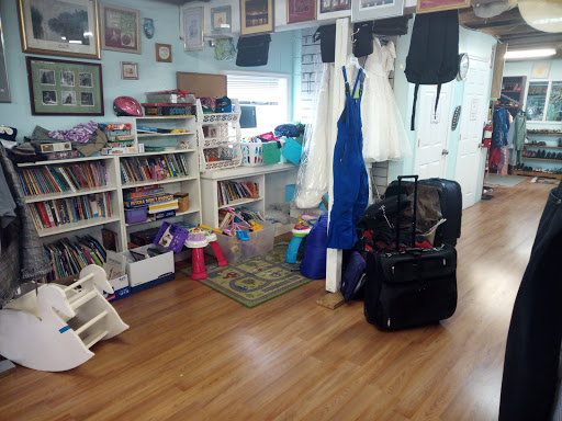Thrift Store «Prevention of Blindness Society Look Again Resale Shop», reviews and photos, 900 King St, Alexandria, VA 22314, USA