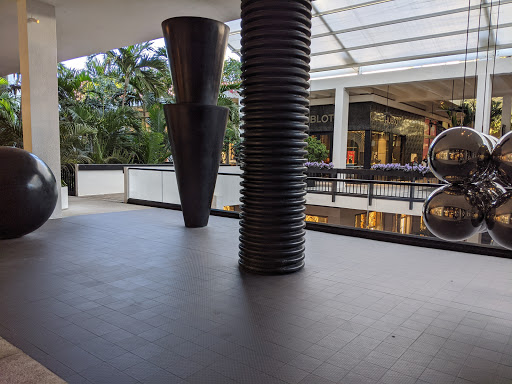 Department Store «Saks Fifth Avenue», reviews and photos, 9700 Collins Ave, Bal Harbour, FL 33154, USA