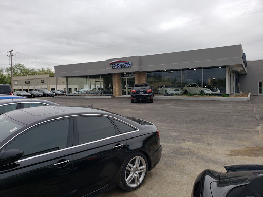 Car Dealer «LUXURY CAR OUTLET», reviews and photos, 751 W Roosevelt Rd, Lombard, IL 60106, USA