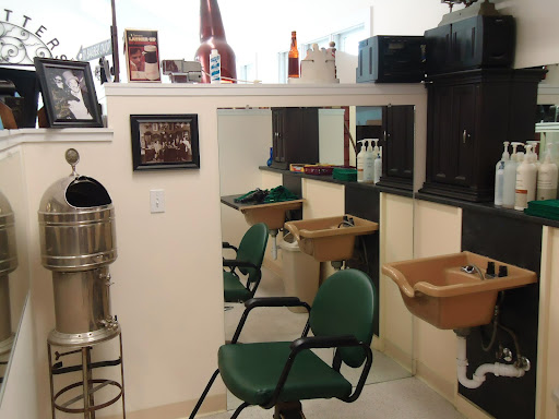 Barber Shop «Herrcutters Barber Shop», reviews and photos, 21 Tokeneke Rd, Darien, CT 06820, USA