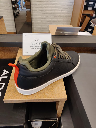 Shoe Store «DSW Designer Shoe Warehouse», reviews and photos, 2485 Richmond Ave, Staten Island, NY 10314, USA