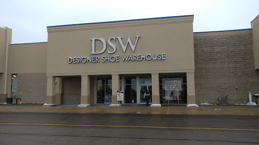 Shoe Store «DSW Designer Shoe Warehouse», reviews and photos, 6636 E State St, Rockford, IL 61108, USA
