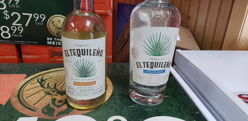 Liquor Store «WOW Wine & Liquor», reviews and photos, 36 S Willow Ave a, Cookeville, TN 38501, USA