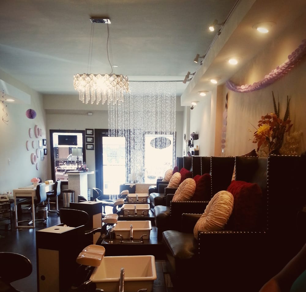 Plush Nails Studio 77005