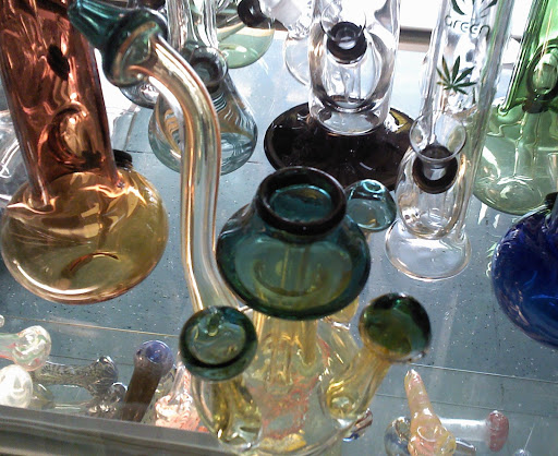 Tobacco Shop «Mary Janes Place Smoke Shop», reviews and photos, 1807 N Main St, Los Angeles, CA 90031, USA