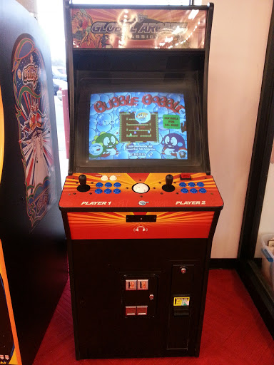 Music Store «Newbury Comics», reviews and photos, 859 Boston Providence Hwy, Norwood, MA 02062, USA