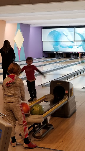 Bowling Alley «Ten Pin Alley», reviews and photos, 6285 Nesbitt Rd, Fitchburg, WI 53719, USA