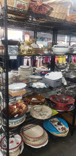 Thrift Store «Goodwill Retail Store & Donation Center», reviews and photos
