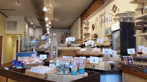 Bakery «Cream & Flutter», reviews and photos, 114 N Walnut St, Champaign, IL 61820, USA