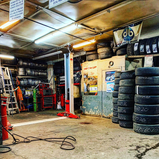 Auto Repair Shop «Gomez Tire & Auto Repair», reviews and photos, 2310 Q St, Omaha, NE 68107, USA