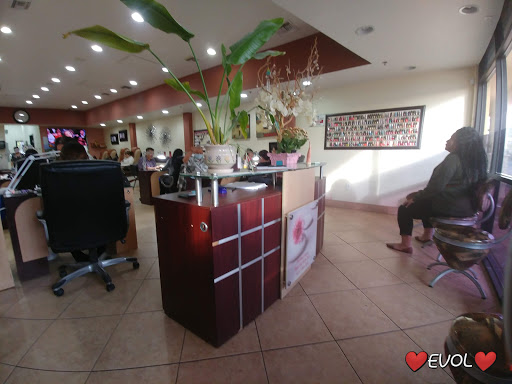 Nail Salon «Sunrise Nails & Spa», reviews and photos, 8240 W Lower Buckeye Rd, Phoenix, AZ 85043, USA