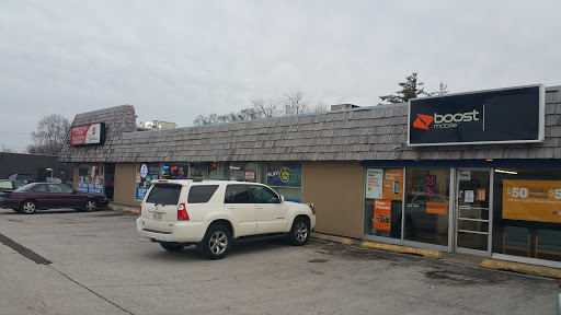 Cell Phone Store «Boost Mobile», reviews and photos, 841 W Rollins Rd, Round Lake, IL 60073, USA