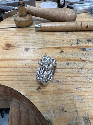 Jewelry Store «Indy Facets Private Jeweler», reviews and photos, 755 W Carmel Dr #116, Carmel, IN 46032, USA