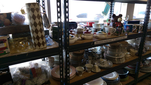Thrift Store «American Way Thrift Store», reviews and photos, 3226 W Magnolia Blvd, Burbank, CA 91505, USA